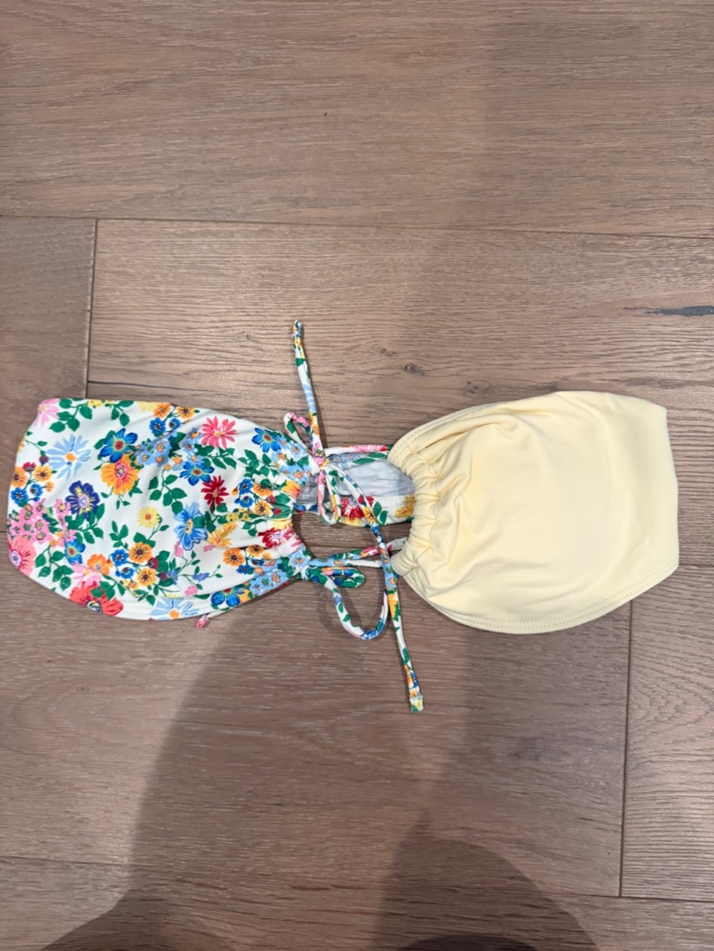 12 Size medium bikini tops and bottom - Picture 3 of 13
